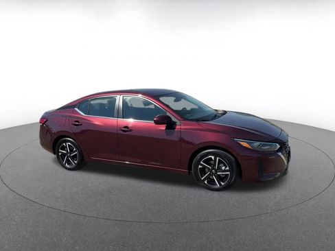 Used 2025 Nissan Sentra SV image 2