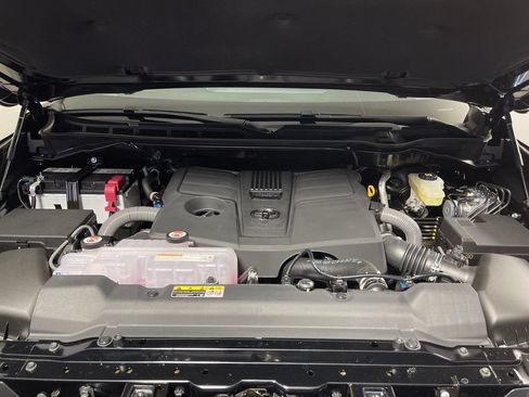 New 2026 Toyota Tundra SR5 AWD/4WD image 9