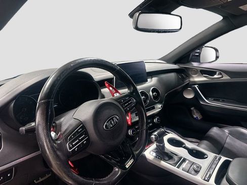 Used 2018 Kia Stinger GT1 image 11