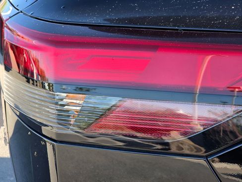 Certified 2022 Nissan Pathfinder SL FWD image 34