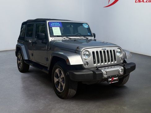 Used 2016 Jeep Wrangler Unlimited Sahara w/ Connectivity Group AWD/4WD image 7