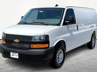 New 2025 Chevrolet Express 3500 w/ Driver Convenience Package RWD video 3