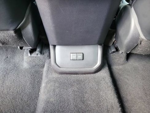Used 2022 Toyota Highlander XLE FWD image 20