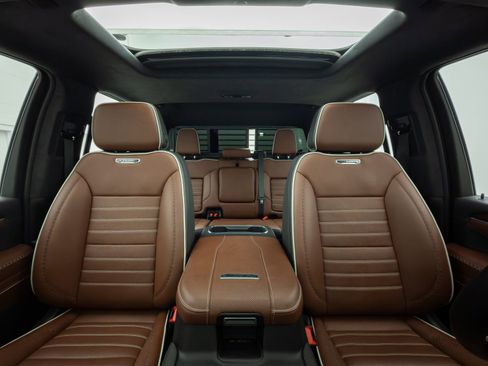 Used 2024 GMC Sierra 3500 Denali Ultimate image 14