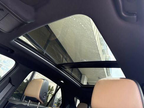Used 2023 Chevrolet Equinox Premier FWD image 5