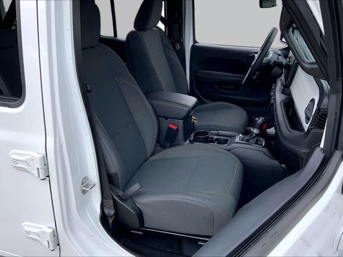 Used 2024 Jeep Wrangler Unlimited Sahara AWD/4WD image 9