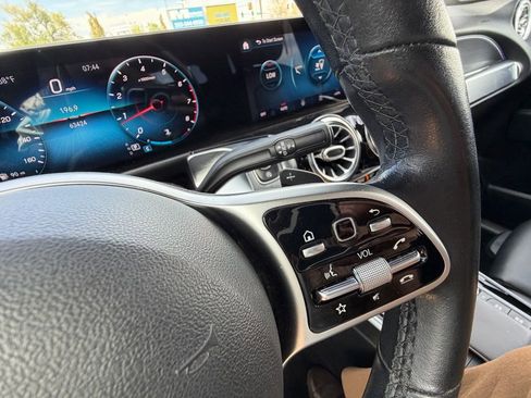 Used 2021 Mercedes-Benz GLB 250 4MATIC image 32