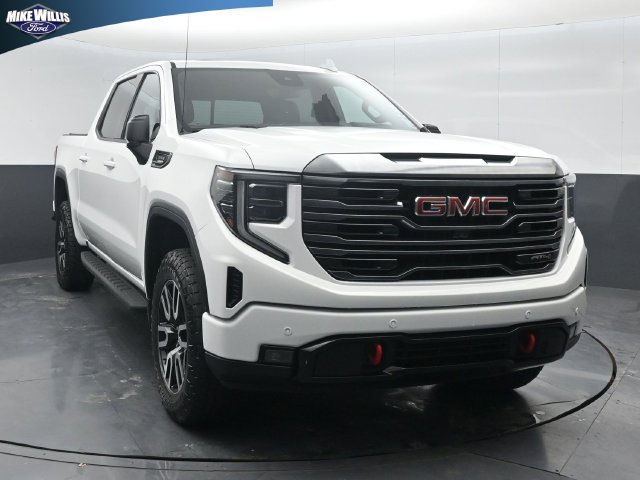 Used 2022 GMC Sierra 1500 AT4 w/ AT4 Premium Package AWD/4WD image 1