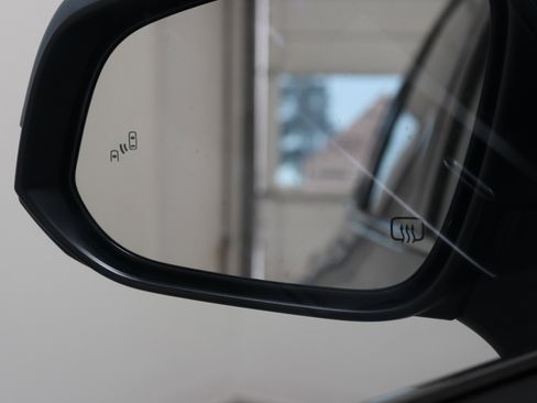 Used 2023 Toyota Highlander Limited FWD image 23