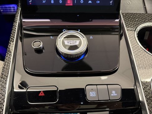 Used 2025 Cadillac Escalade V image 18