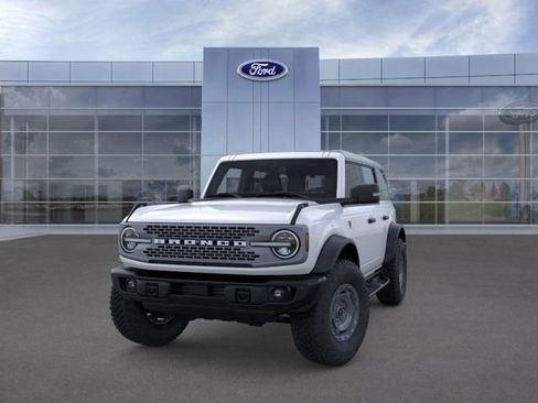 New 2025 Ford Bronco Badlands image 2