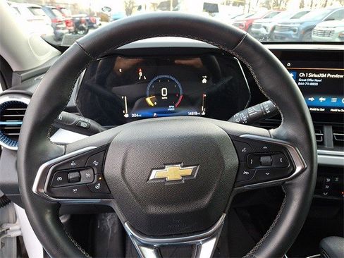 Certified 2024 Chevrolet Trax LT w/ Driver Confidence Package image 27