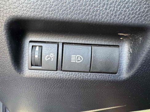 Used 2019 Toyota RAV4 LE w/ Carpet Mat Package image 32