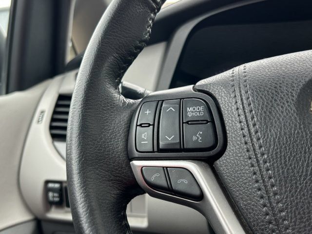 Used 2020 Toyota Sienna XLE FWD image 44