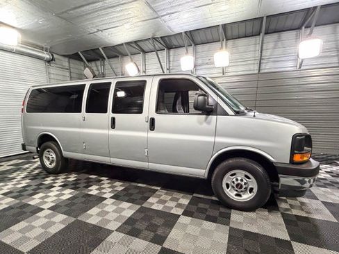 Used 2017 GMC Savana 3500 LS image 9