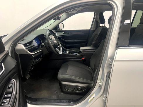 Used 2023 Jeep Grand Cherokee L Laredo image 23