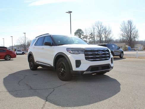 Used 2025 Ford Explorer Active image 7