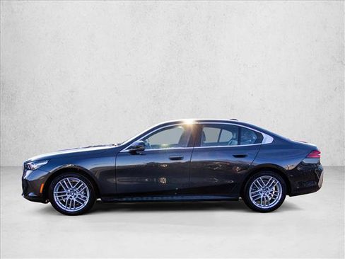 Used 2024 BMW 530i xDrive w/ Premium Package image 8