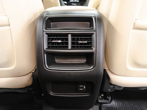 Used 2019 Cadillac XT5 Luxury image 31