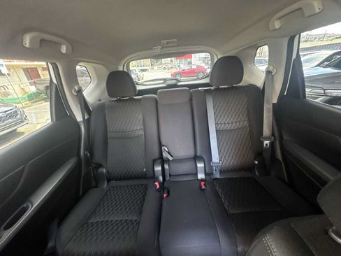 Used 2020 Nissan Rogue SV FWD image 21