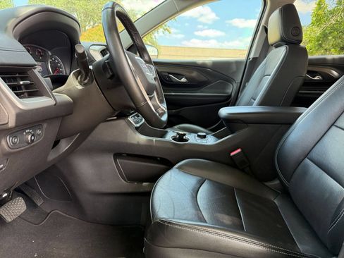 Used 2024 GMC Terrain SLT AWD/4WD image 28
