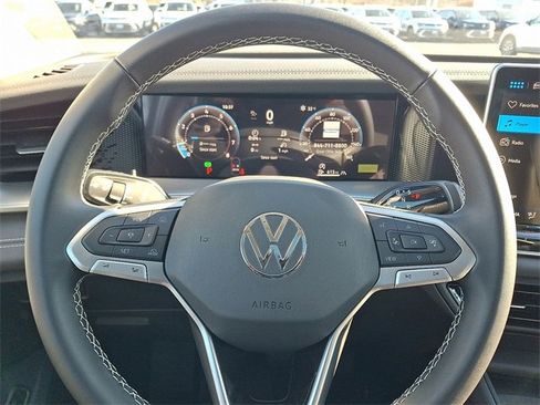 New 2026 Volkswagen Tiguan SE image 10