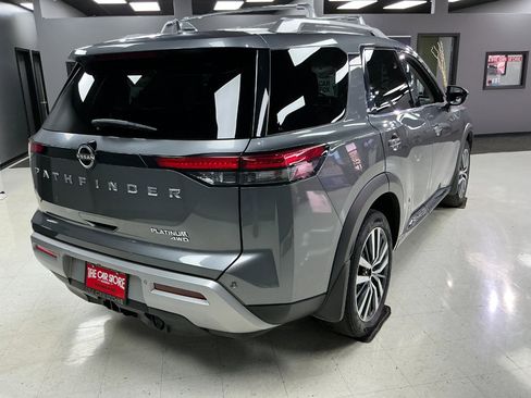 Used 2022 Nissan Pathfinder Platinum w/ Cargo Package image 3