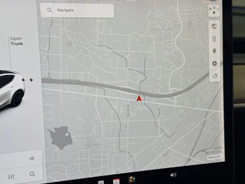 Used 2020 Tesla Model Y Performance image 12