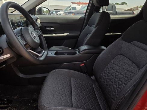 Used 2026 Nissan Kicks SV FWD image 16