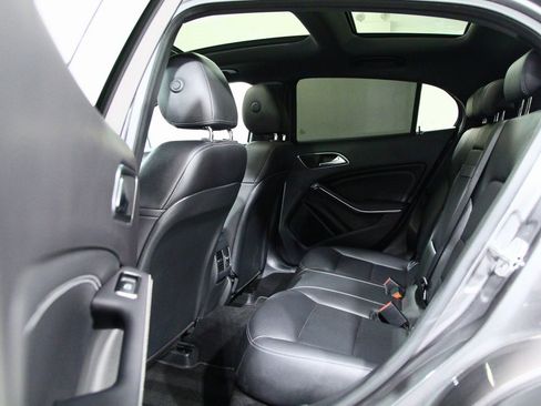 Certified 2018 Mercedes-Benz GLA 250 4MATIC image 25