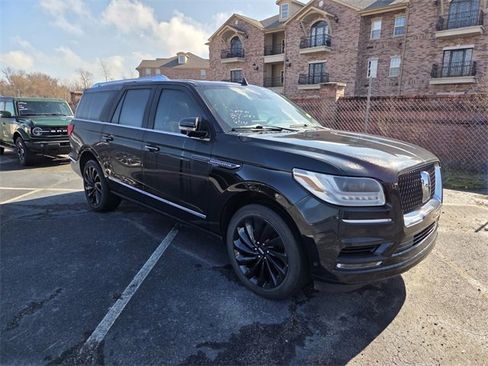 Used 2020 Lincoln Navigator L Reserve w/ Equipment Group 208A Reserve image 3