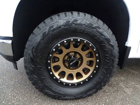 Used 2020 Chevrolet Silverado 1500 LT w/ All-Star Edition image 6