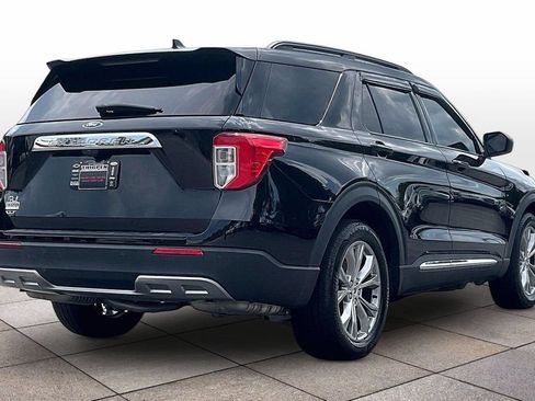 Used 2023 Ford Explorer XLT w/ Equipment Group 202A RWD image 13