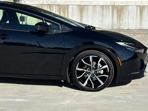 Used 2025 Toyota Prius XSE image 20