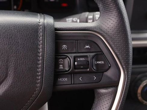 Certified 2025 Toyota 4Runner SR5 AWD/4WD image 22
