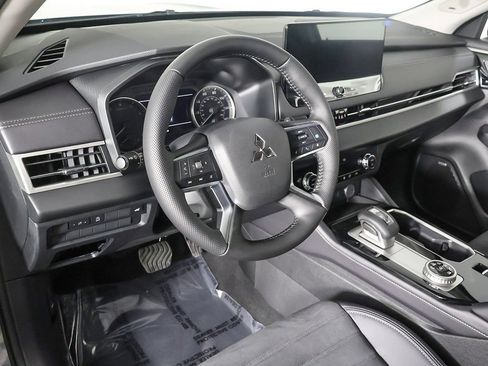 New 2026 Mitsubishi Outlander AWD image 29