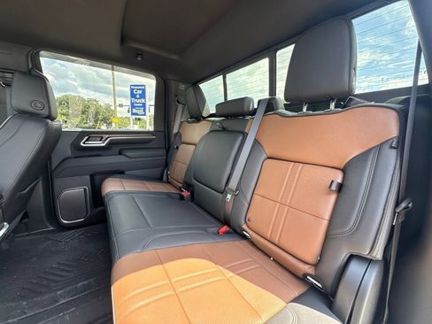 Used 2025 Chevrolet Silverado 3500 High Country w/ Technology Package AWD/4WD image 10