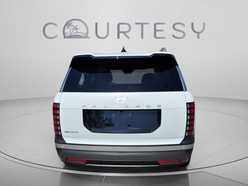 New 2026 Hyundai Palisade FWD Hybrid image 4
