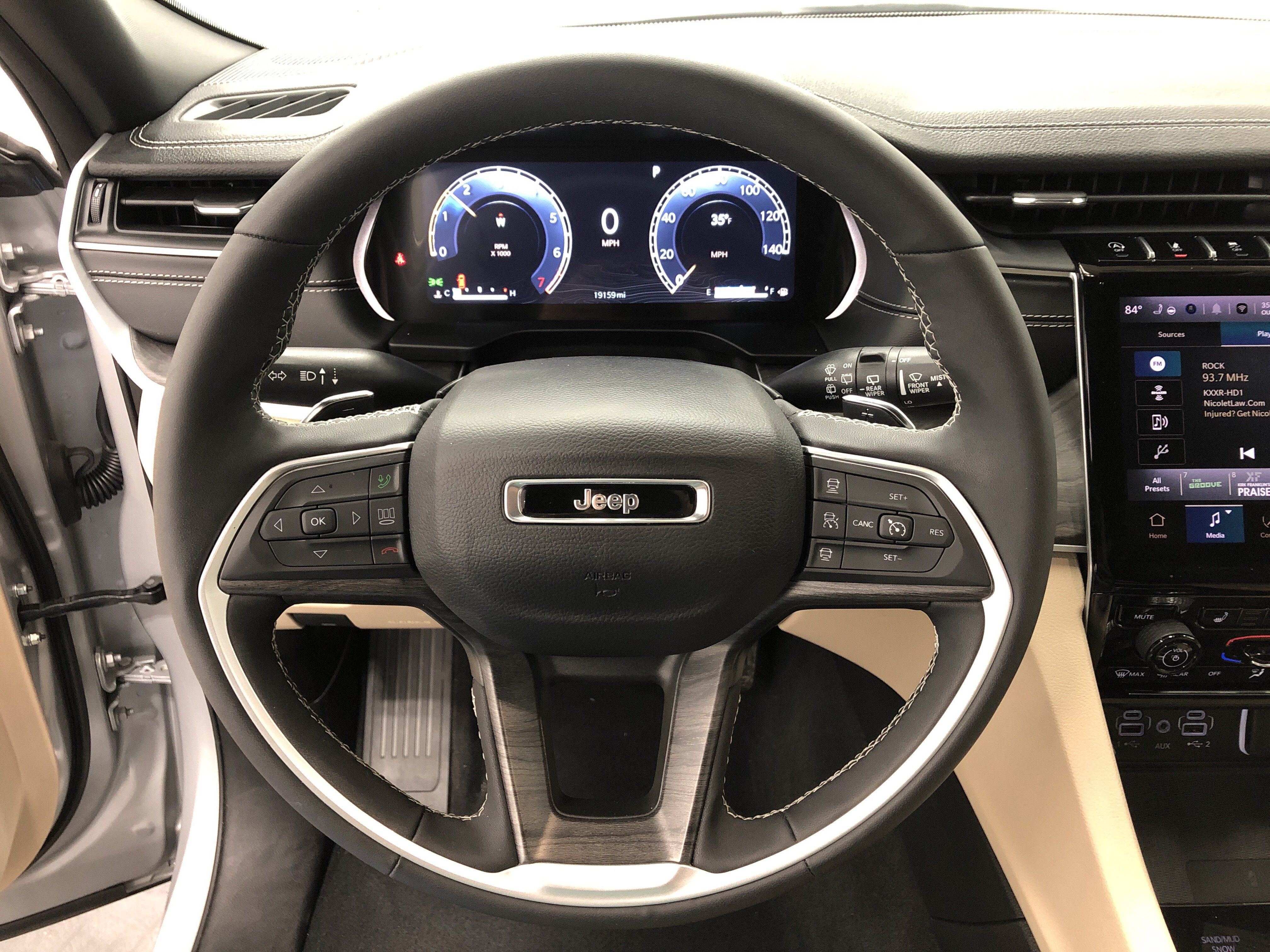Certified 2024 Jeep Grand Cherokee Limited w/ Luxury Tech Group II AWD/4WD image 23