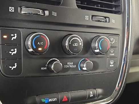 Used 2015 Dodge Grand Caravan SE w/ Quick Order Package 29E SE FWD image 20