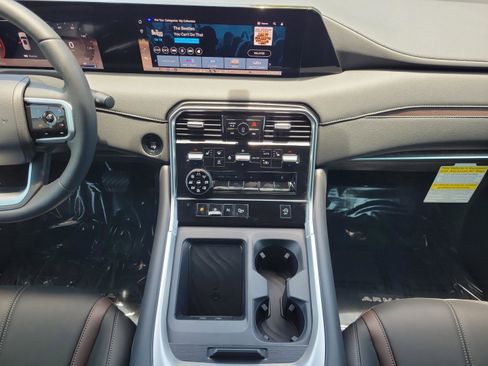 New 2025 Nissan Armada SL w/ Captain's Chari Seat Package image 22