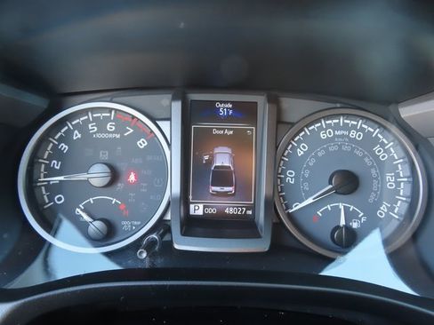 Used 2022 Toyota Tacoma TRD Sport image 18