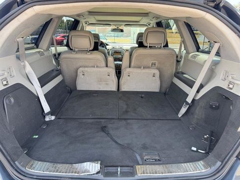 Used 2011 Mercedes-Benz R 350 4MATIC image 25