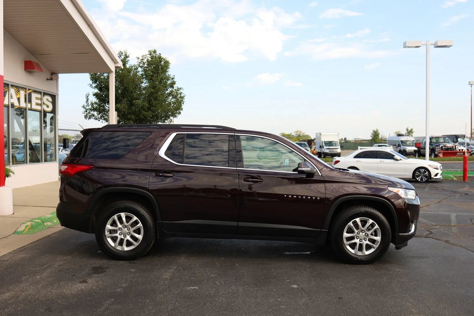 Used 2021 Chevrolet Traverse LT w/ LPO, Floor Liner Package AWD/4WD image 4