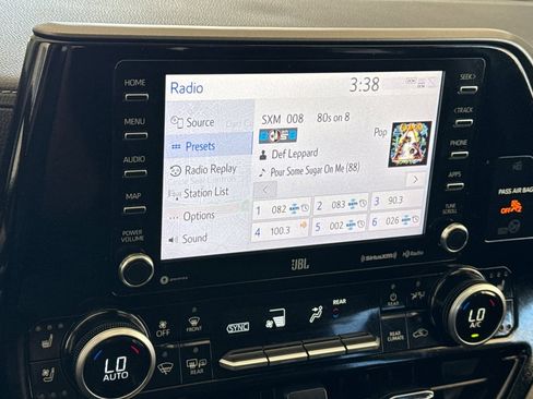 Used 2021 Toyota Highlander Limited image 19