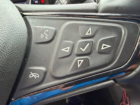 Used 2023 Chevrolet Equinox RS w/ RS Leather Package FWD image 12