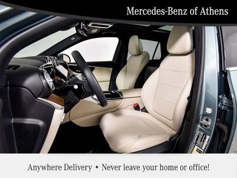 Certified 2025 Mercedes-Benz GLC 300 image 4