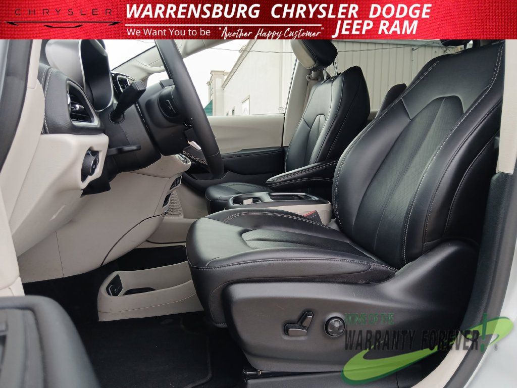 Used 2024 Chrysler Pacifica Limited FWD image 13