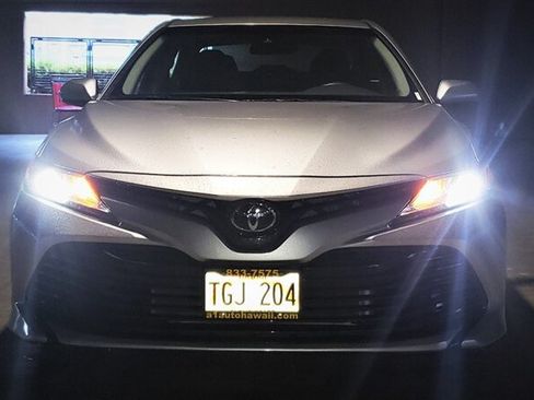 Used 2018 Toyota Camry LE FWD image 7