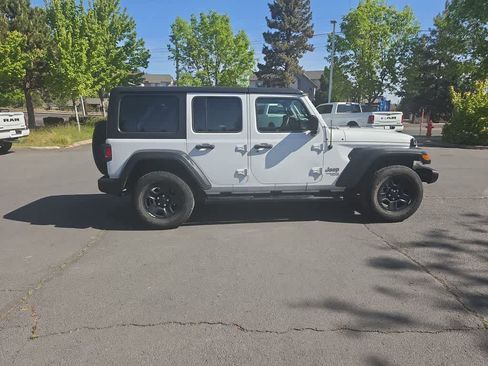 Used 2018 Jeep Wrangler Unlimited Sport AWD/4WD image 6
